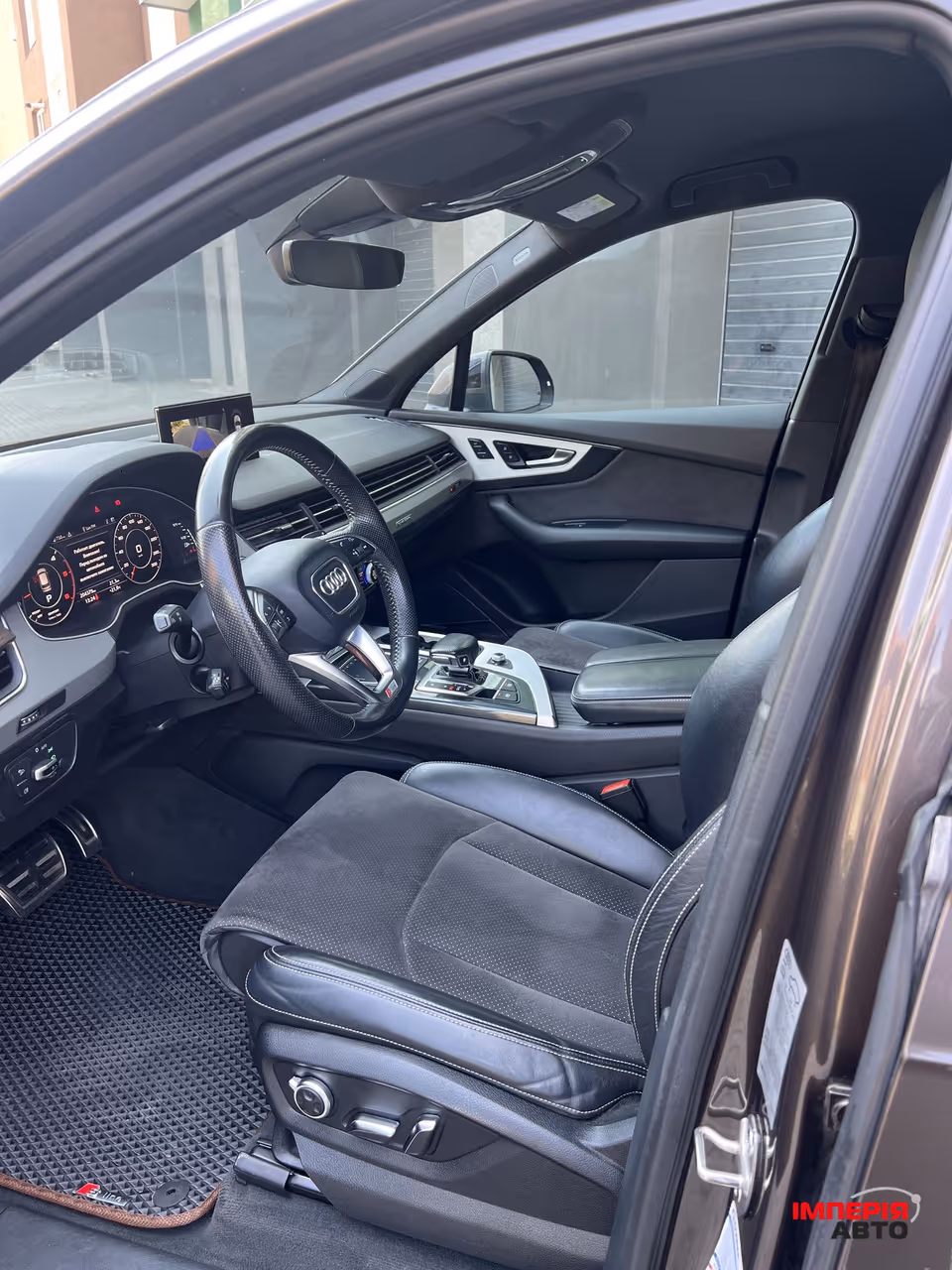 Audi Q7 - фото 18