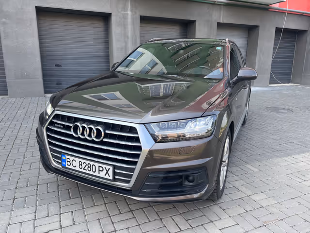 Audi Q7 - фото 2