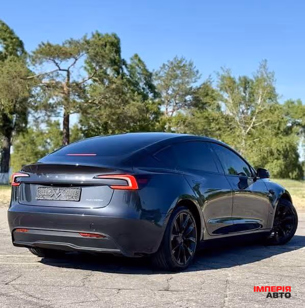 Tesla Model 3 - фото 6