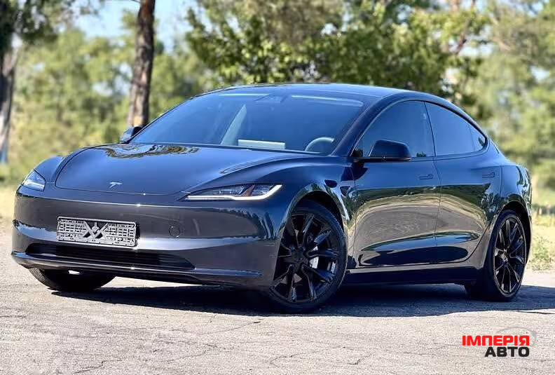 Tesla Model 3 - фото 1