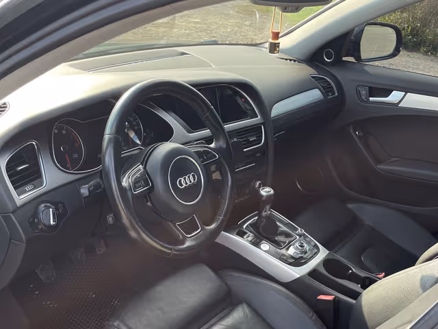 Audi A4 - фото 4