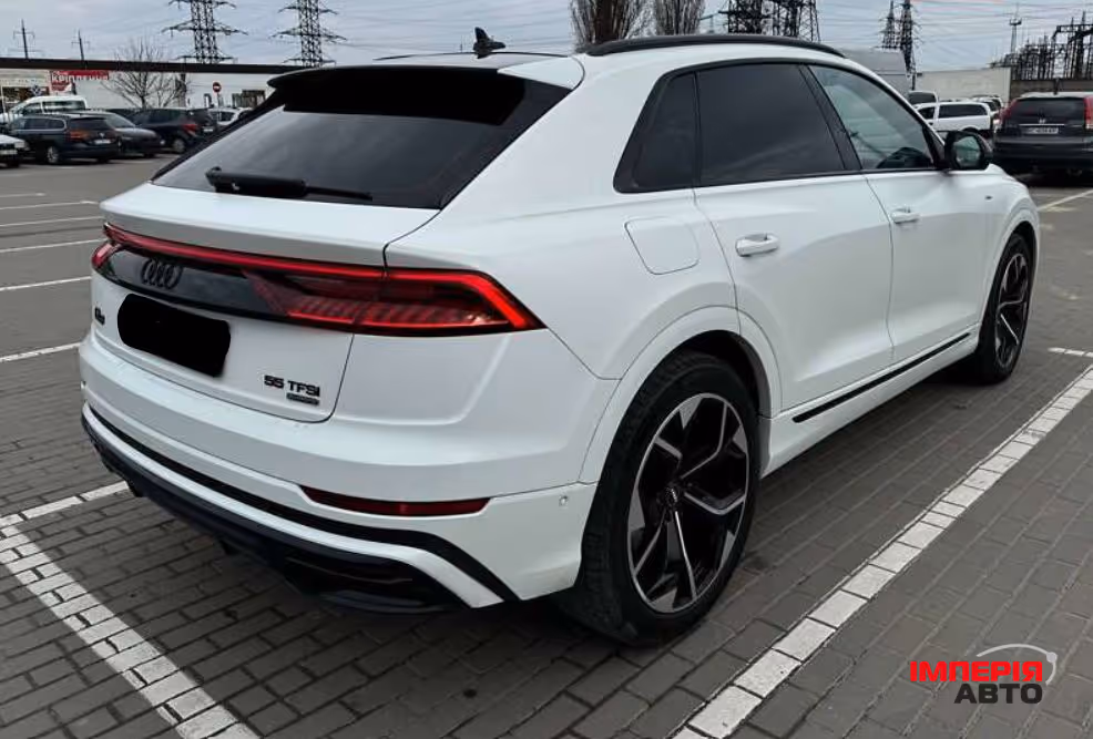 Audi Q8 - фото 5
