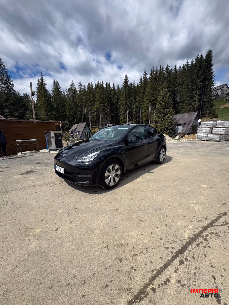 Tesla Model Y - фото 9