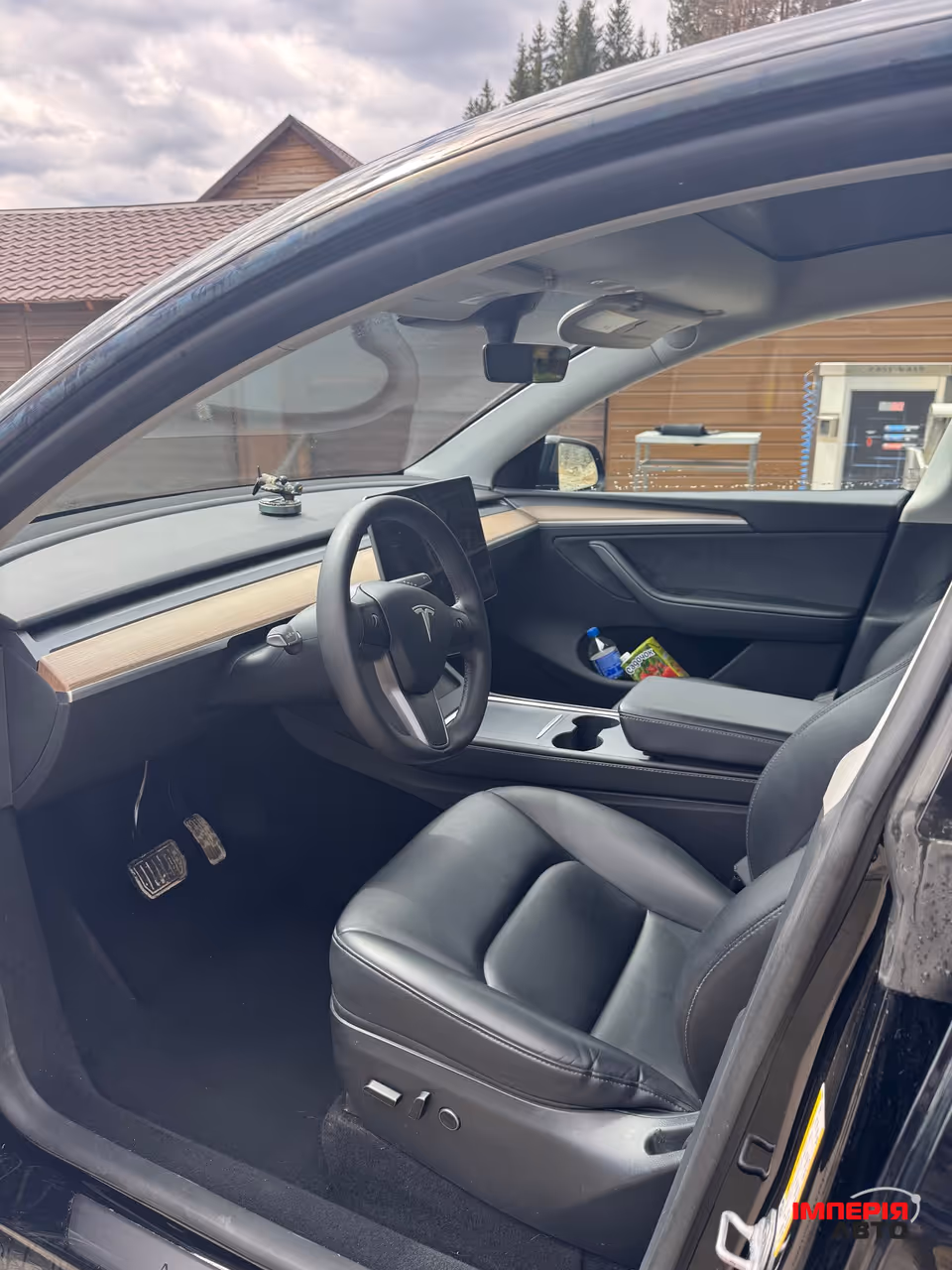Tesla Model Y - фото 10