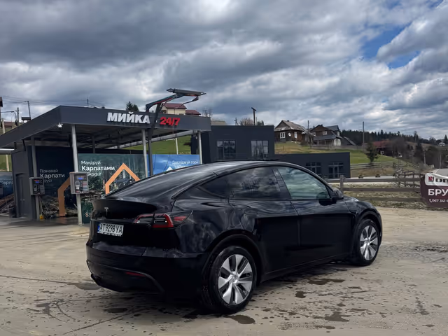 Tesla Model Y - фото 5