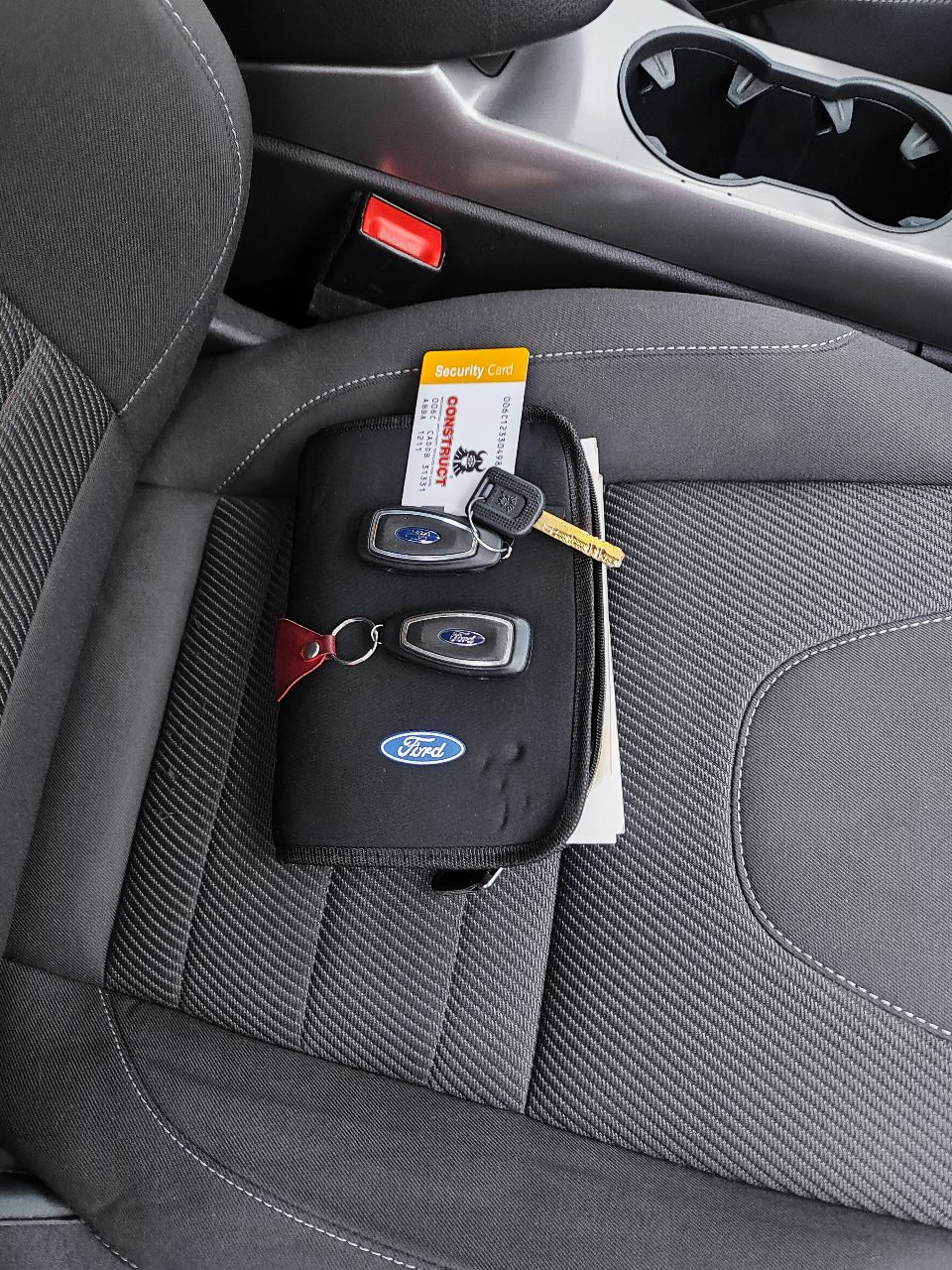 Ford Kuga - фото 7