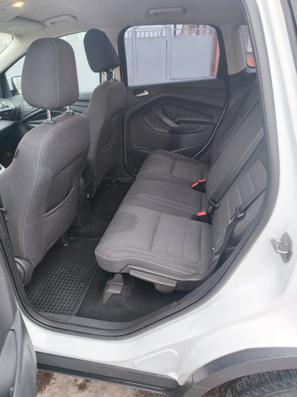 Ford Kuga - фото 12