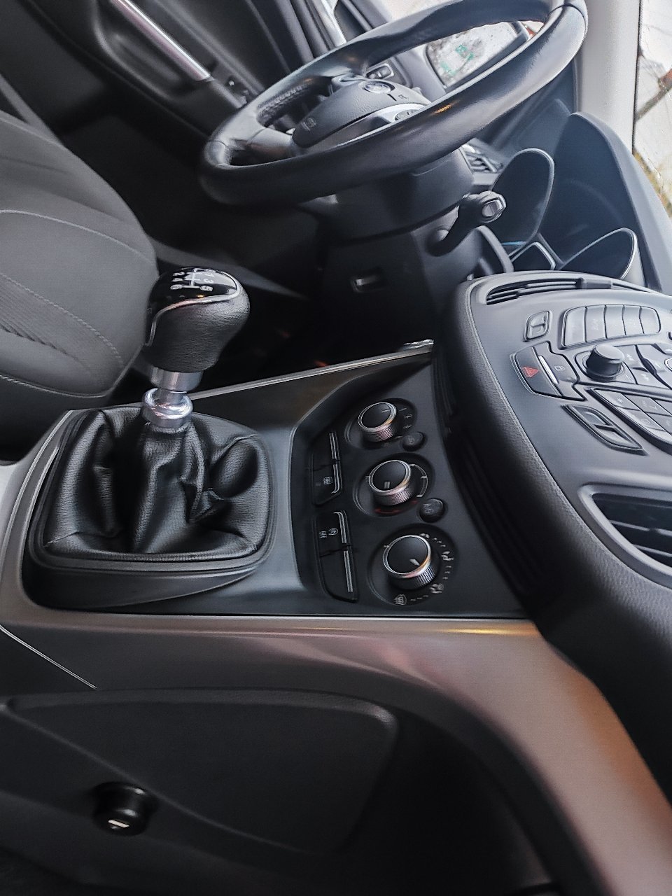 Ford Kuga - фото 11