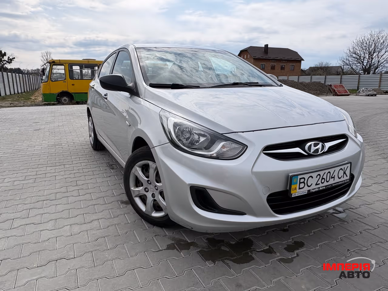 Hyundai Accent - фото 3