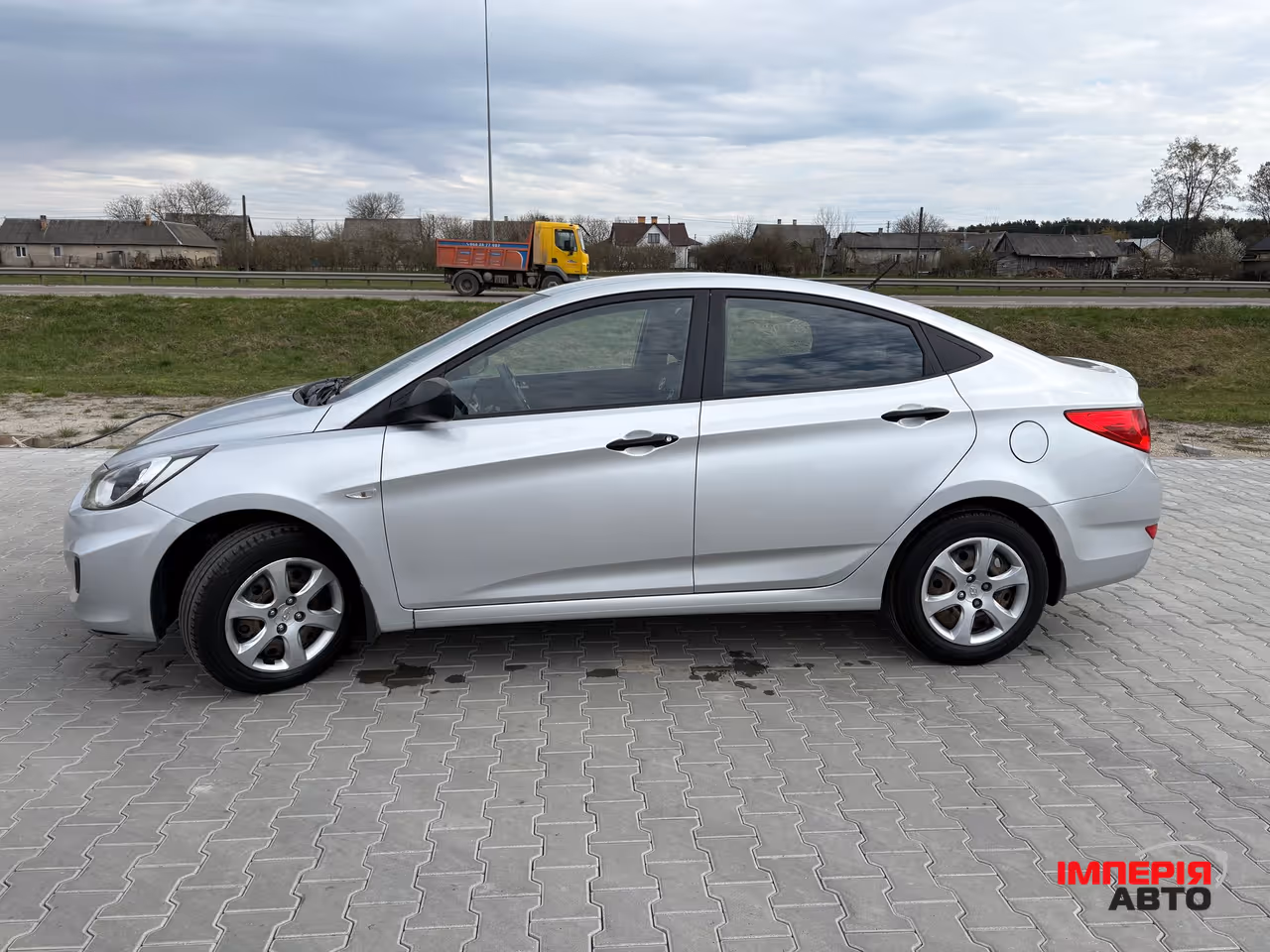 Hyundai Accent - фото 2