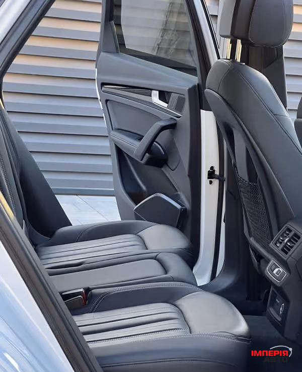 Audi Q5 - фото 8
