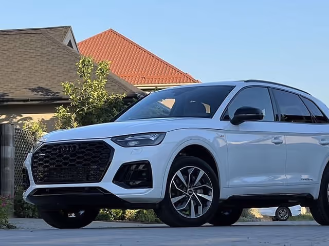 Audi Q5 - фото 1