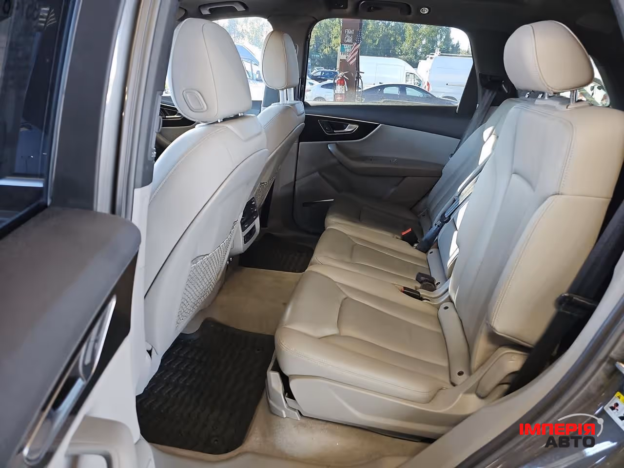 Audi Q7 - фото 7