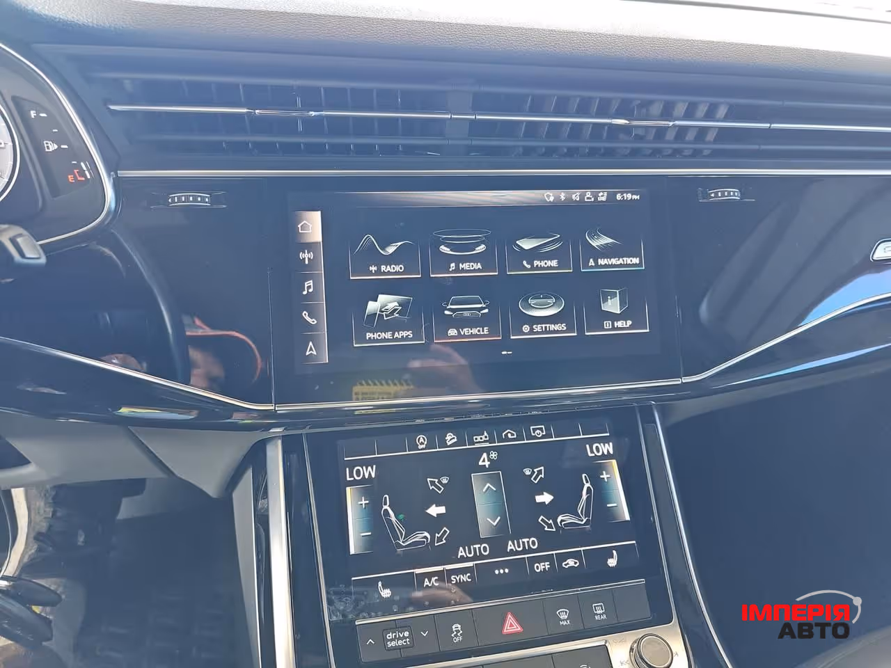 Audi Q7 - фото 10