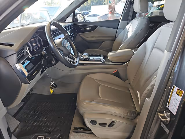 Audi Q7 - фото 3