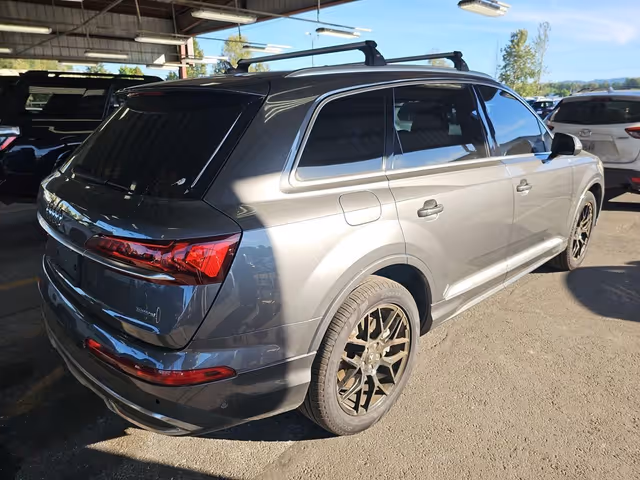 Audi Q7 - фото 5