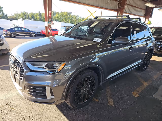 Audi Q7 - фото 1