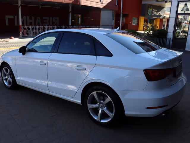 Audi A3 - фото 3