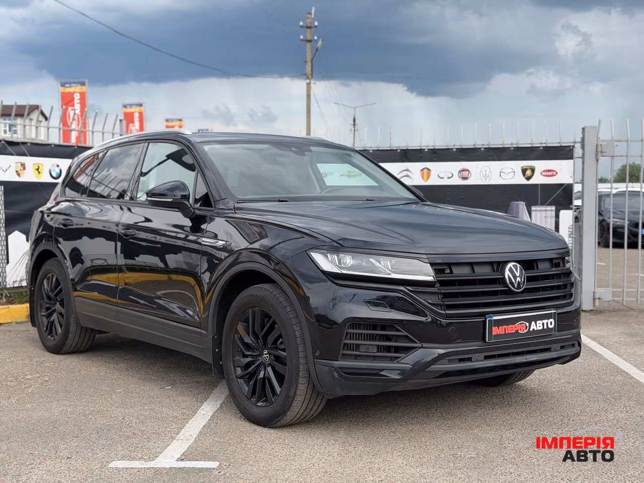 Volkswagen Touareg - фото 1