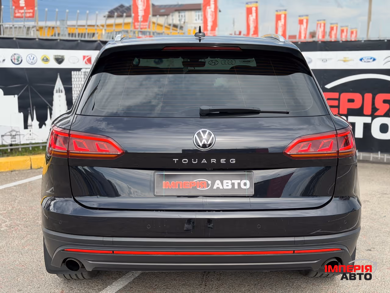 Volkswagen Touareg - фото 9