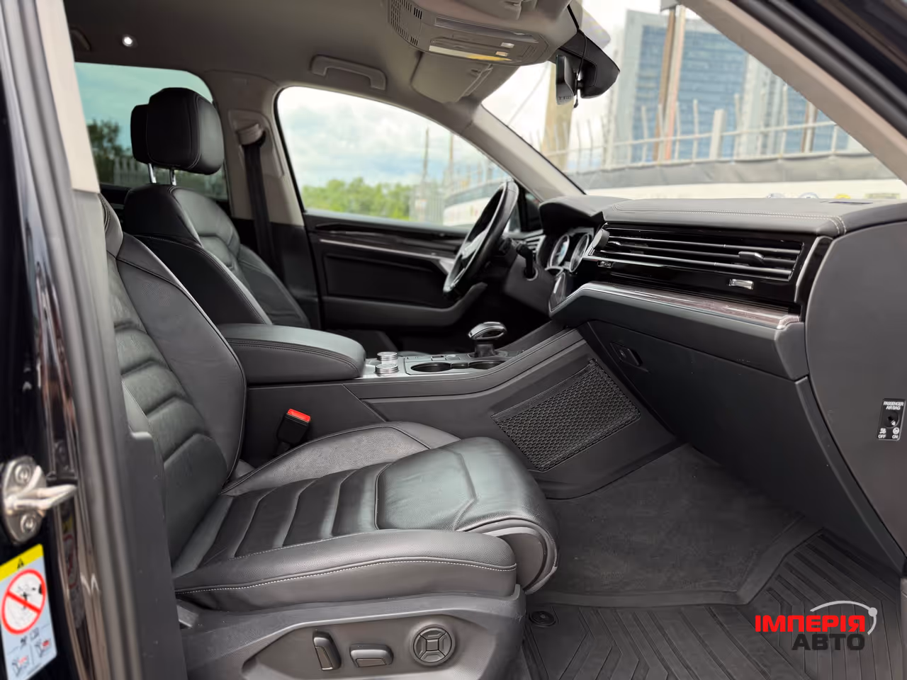 Volkswagen Touareg - фото 18