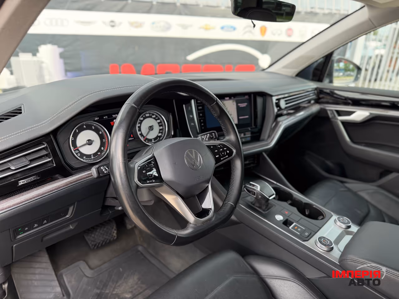 Volkswagen Touareg - фото 19