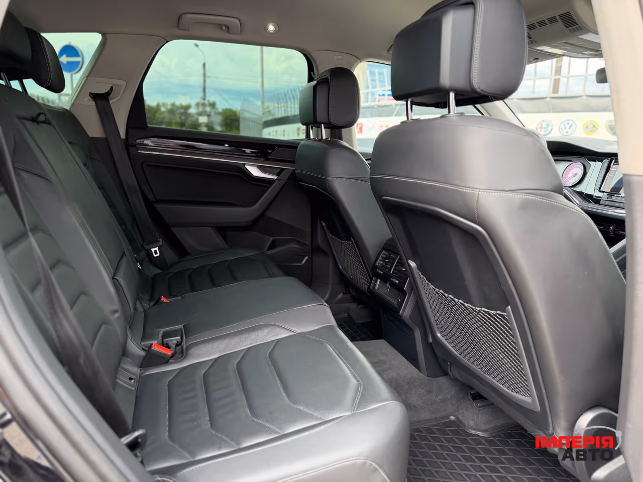 Volkswagen Touareg - фото 17