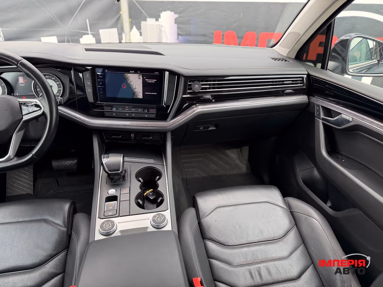 Volkswagen Touareg - фото 15