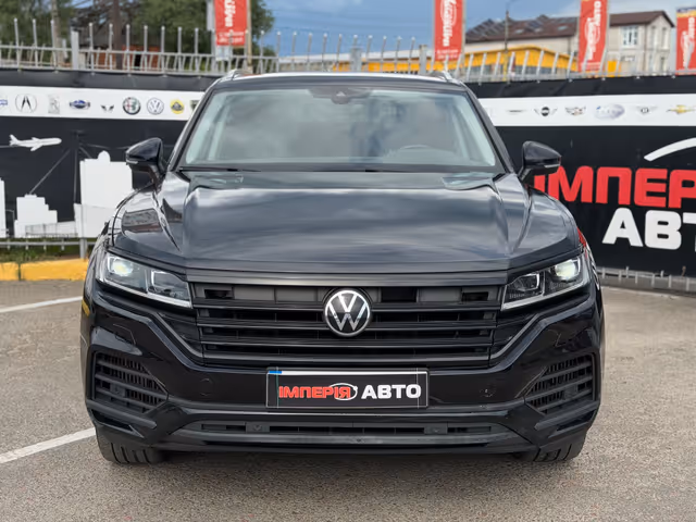 Volkswagen Touareg - фото 3