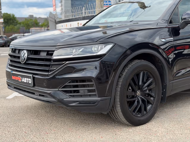 Volkswagen Touareg - фото 4