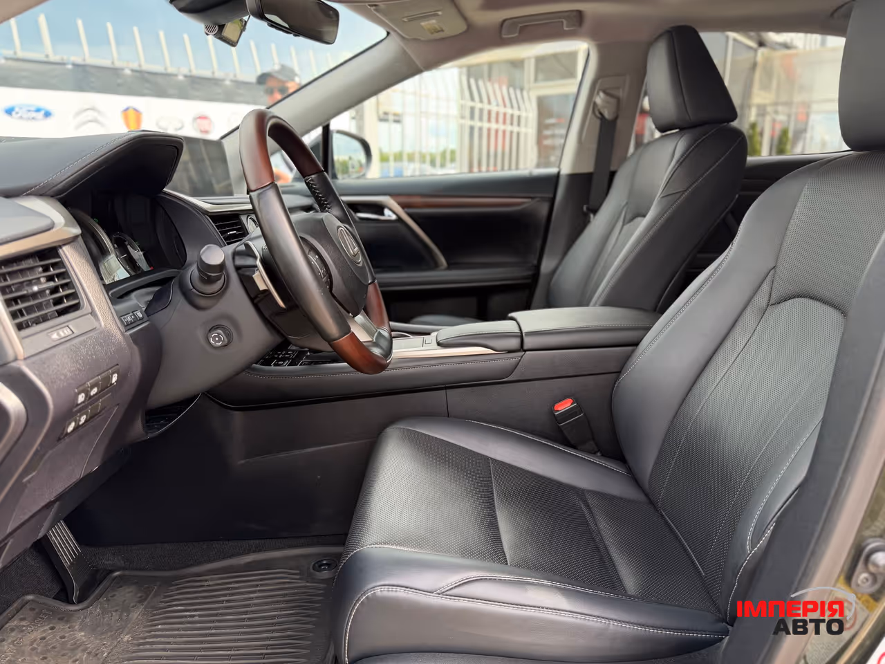 Lexus RX - фото 14