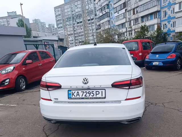 Volkswagen Passat - фото 4
