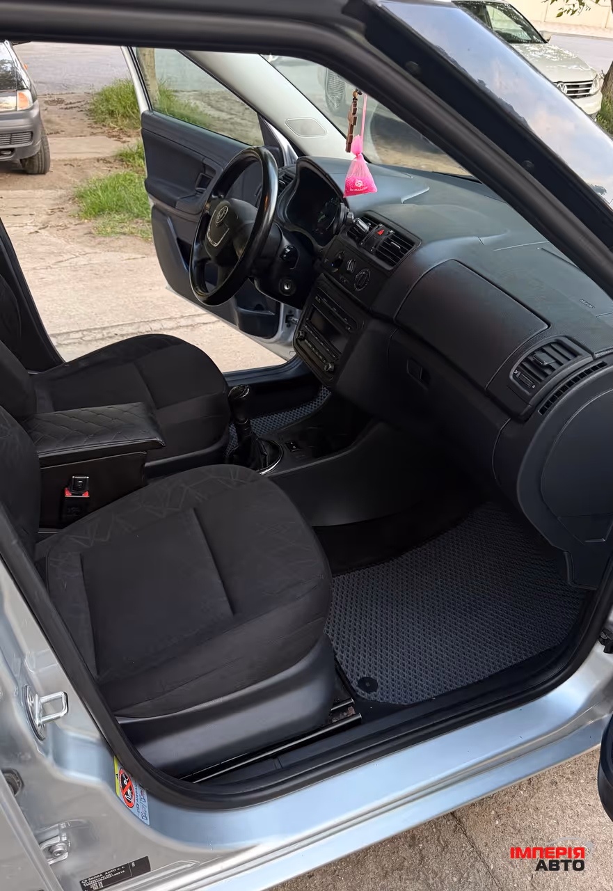 Skoda Fabia RS - фото 8