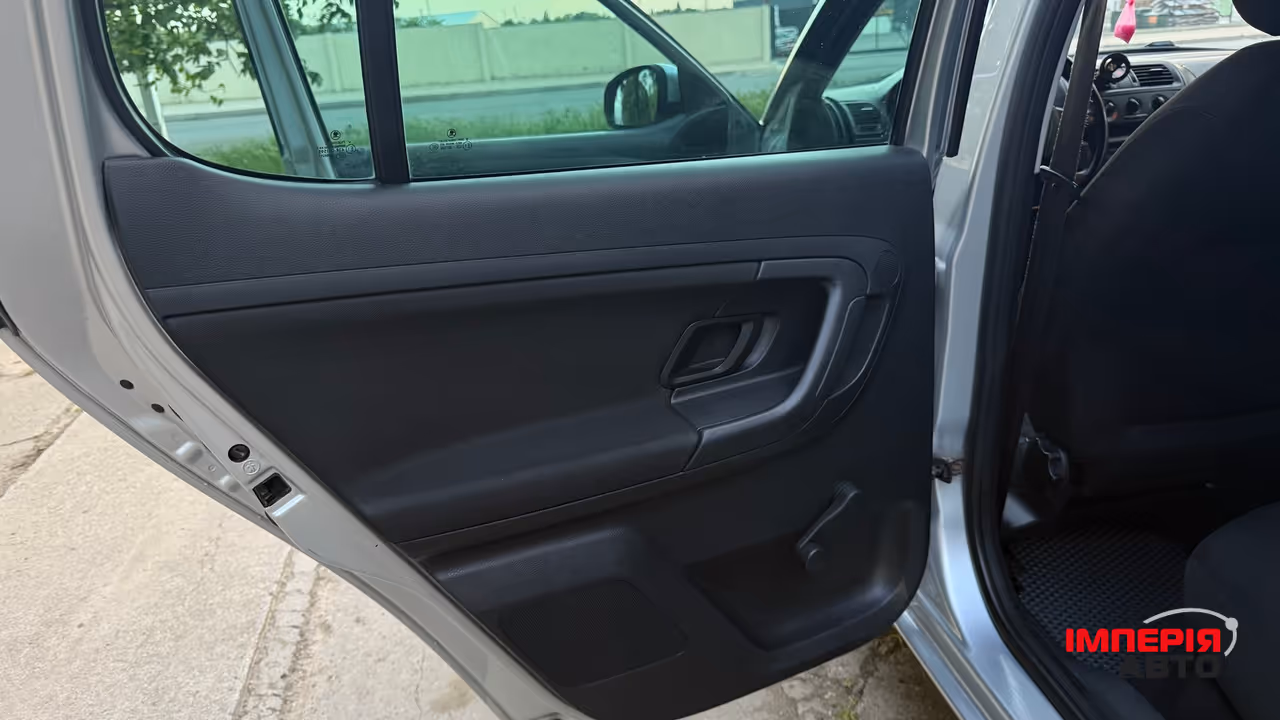 Skoda Fabia RS - фото 12