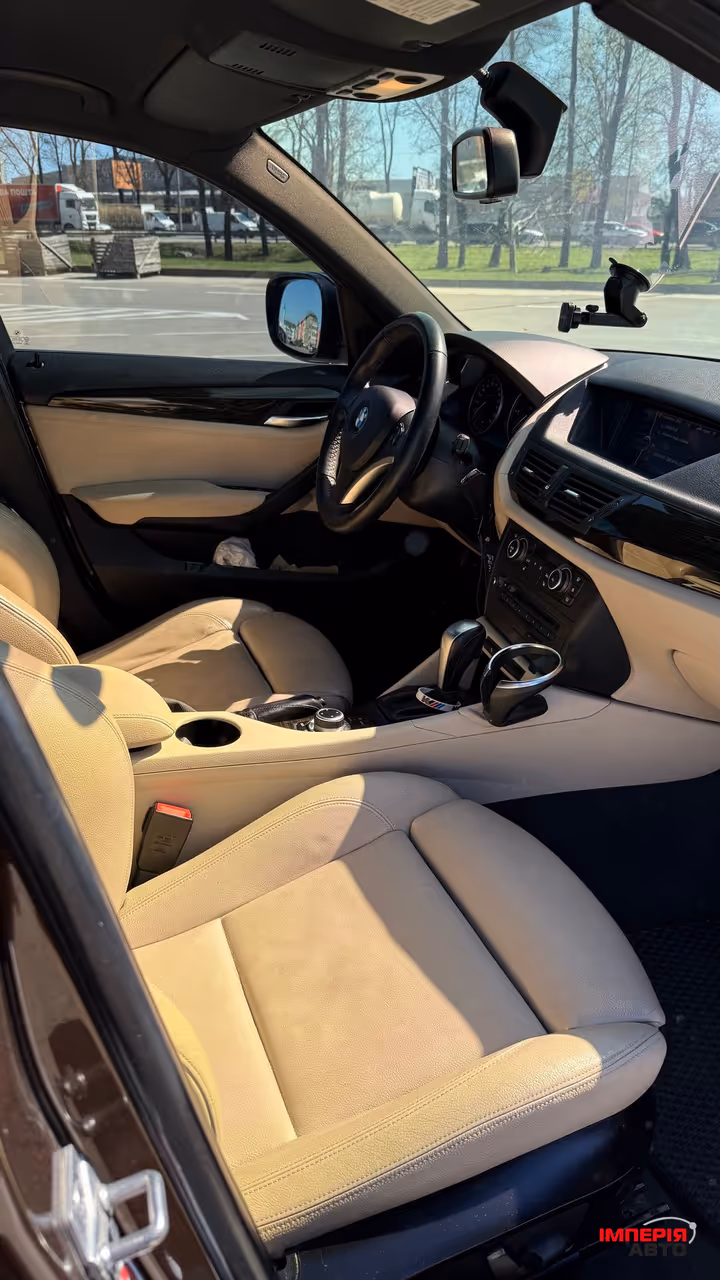 BMW X1 - фото 10