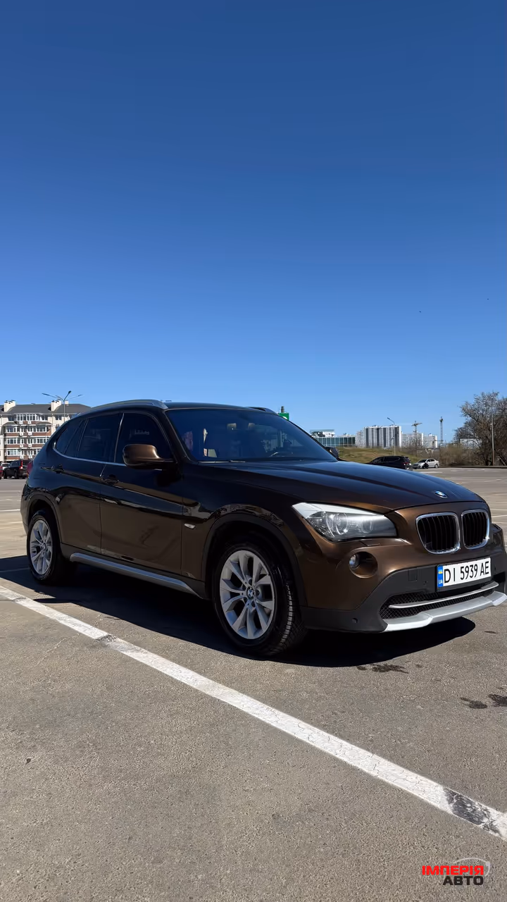 BMW X1 - фото 1