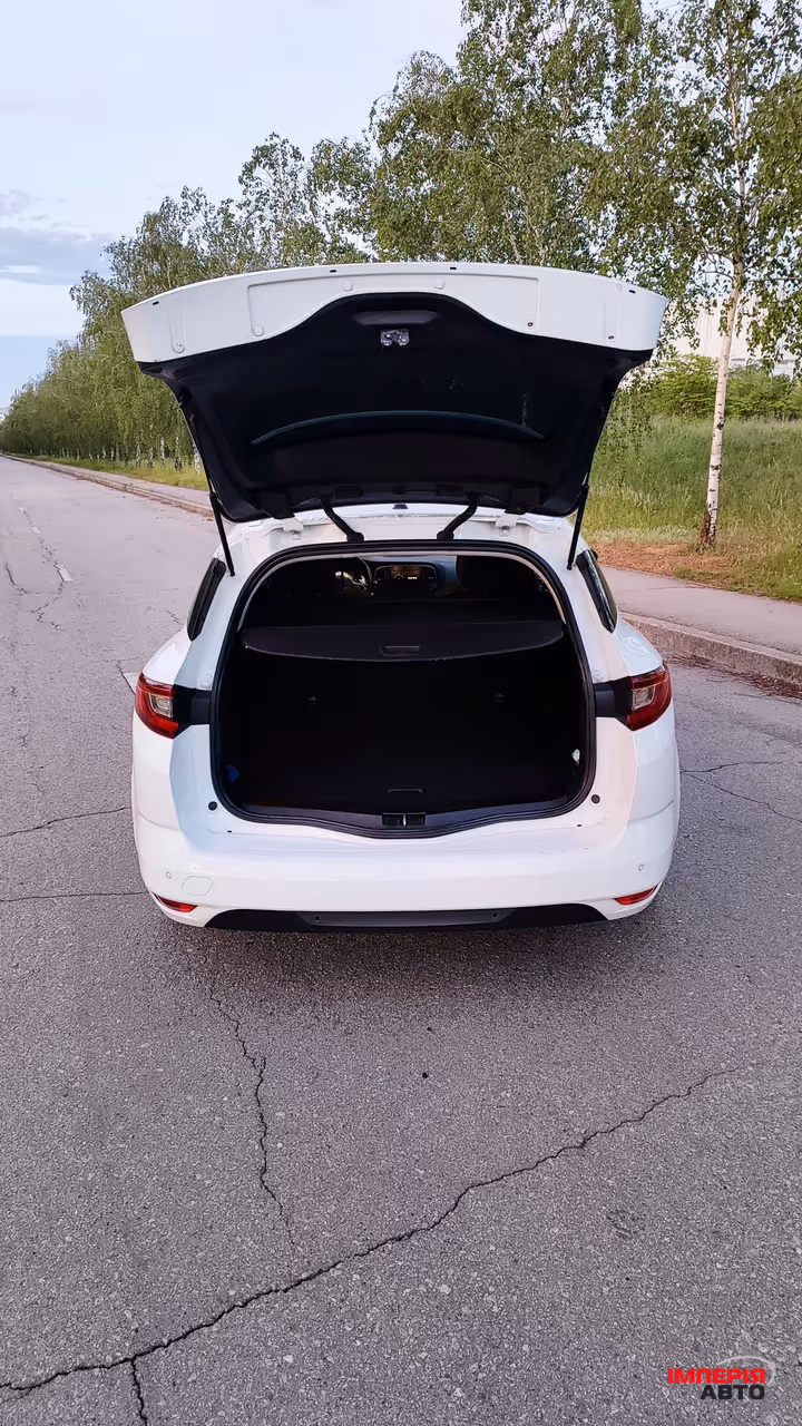 Renault Megane - фото 8