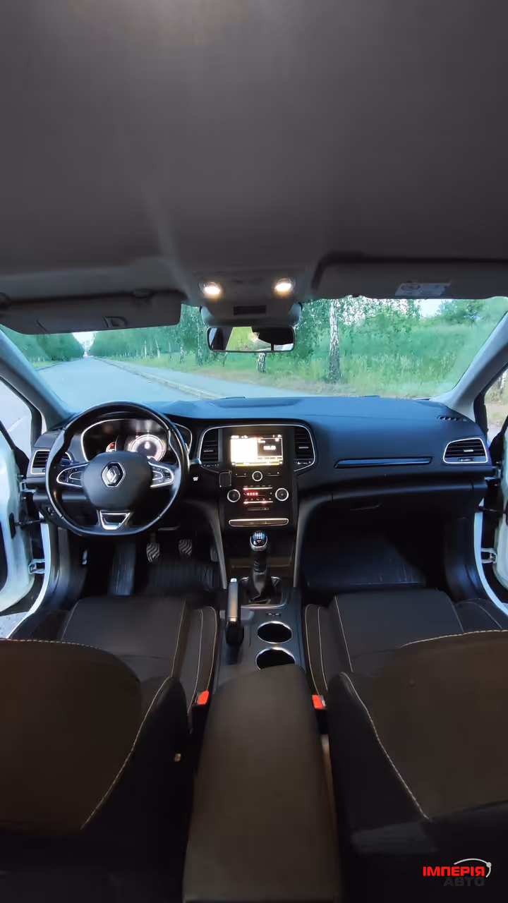 Renault Megane - фото 12