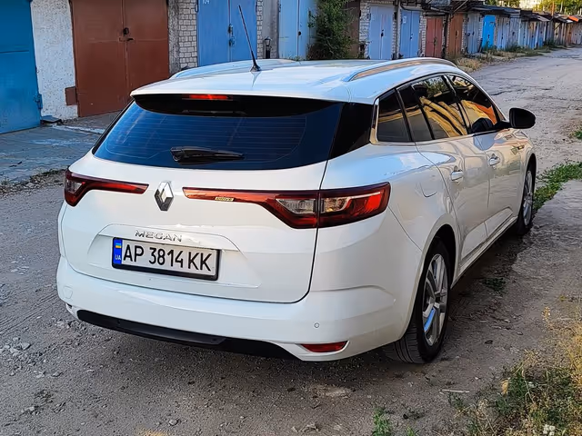 Renault Megane - фото 3