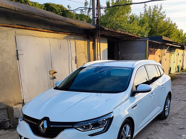 Renault Megane - фото 1