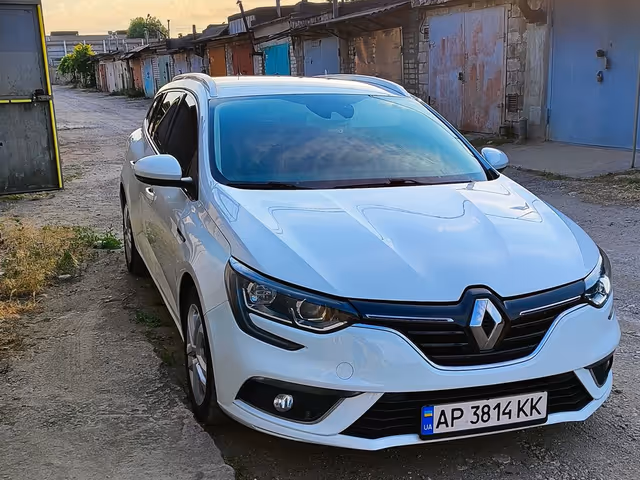 Renault Megane - фото 2