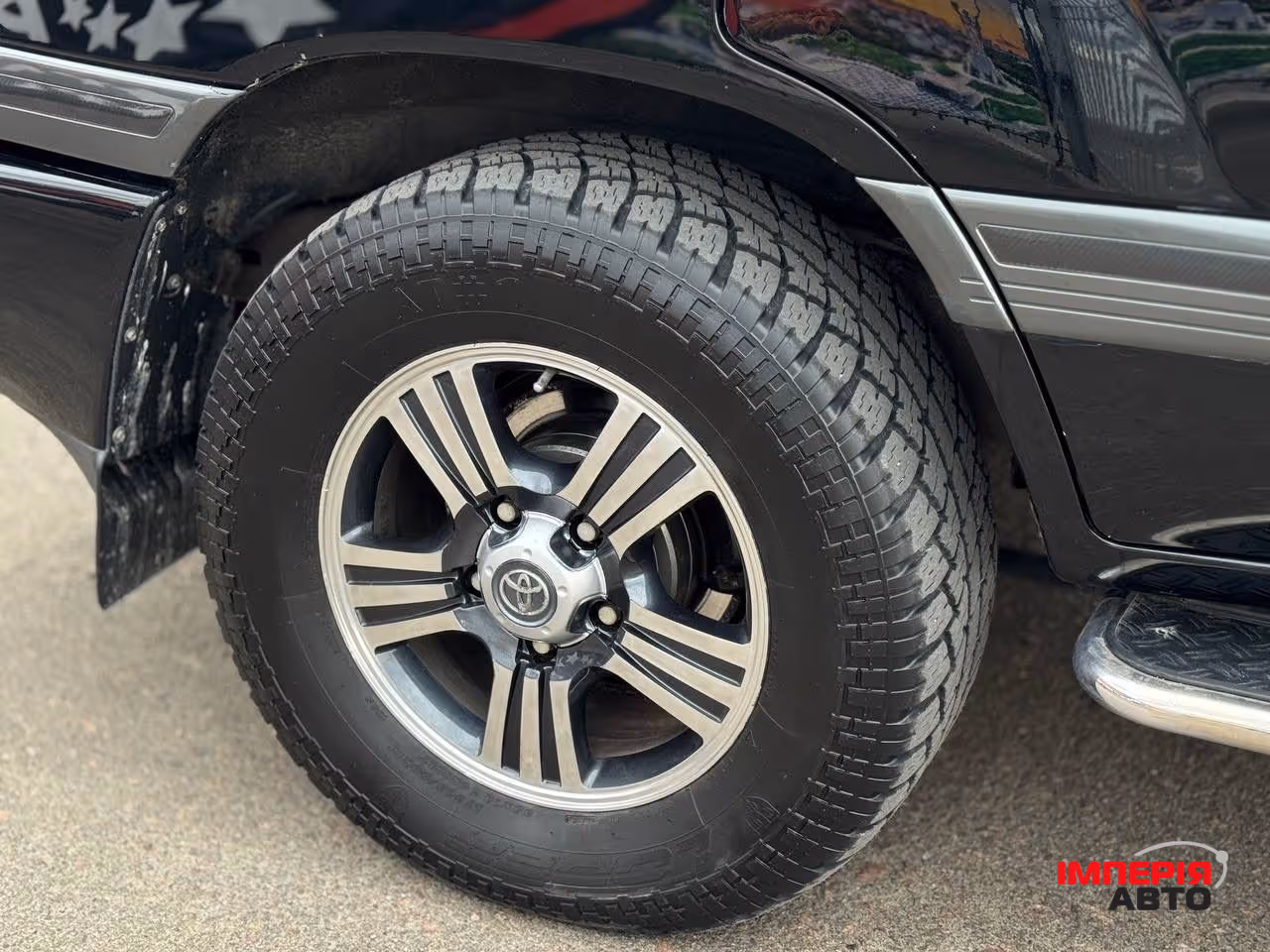 Toyota Land Cruiser - фото 2