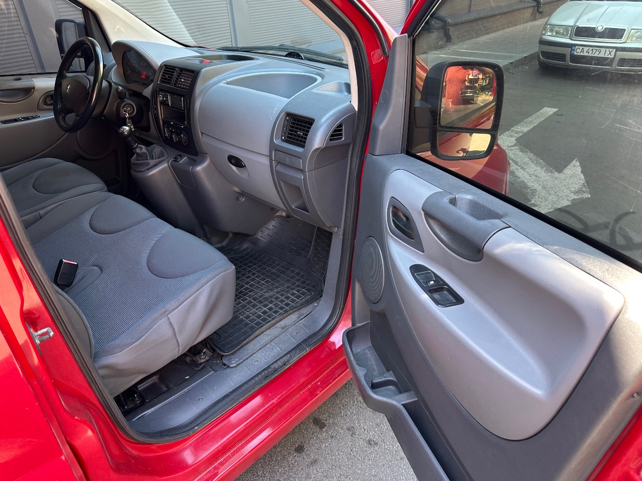 Peugeot Expert - фото 10