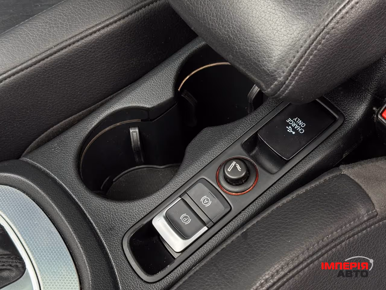 Audi Q3 - фото 42