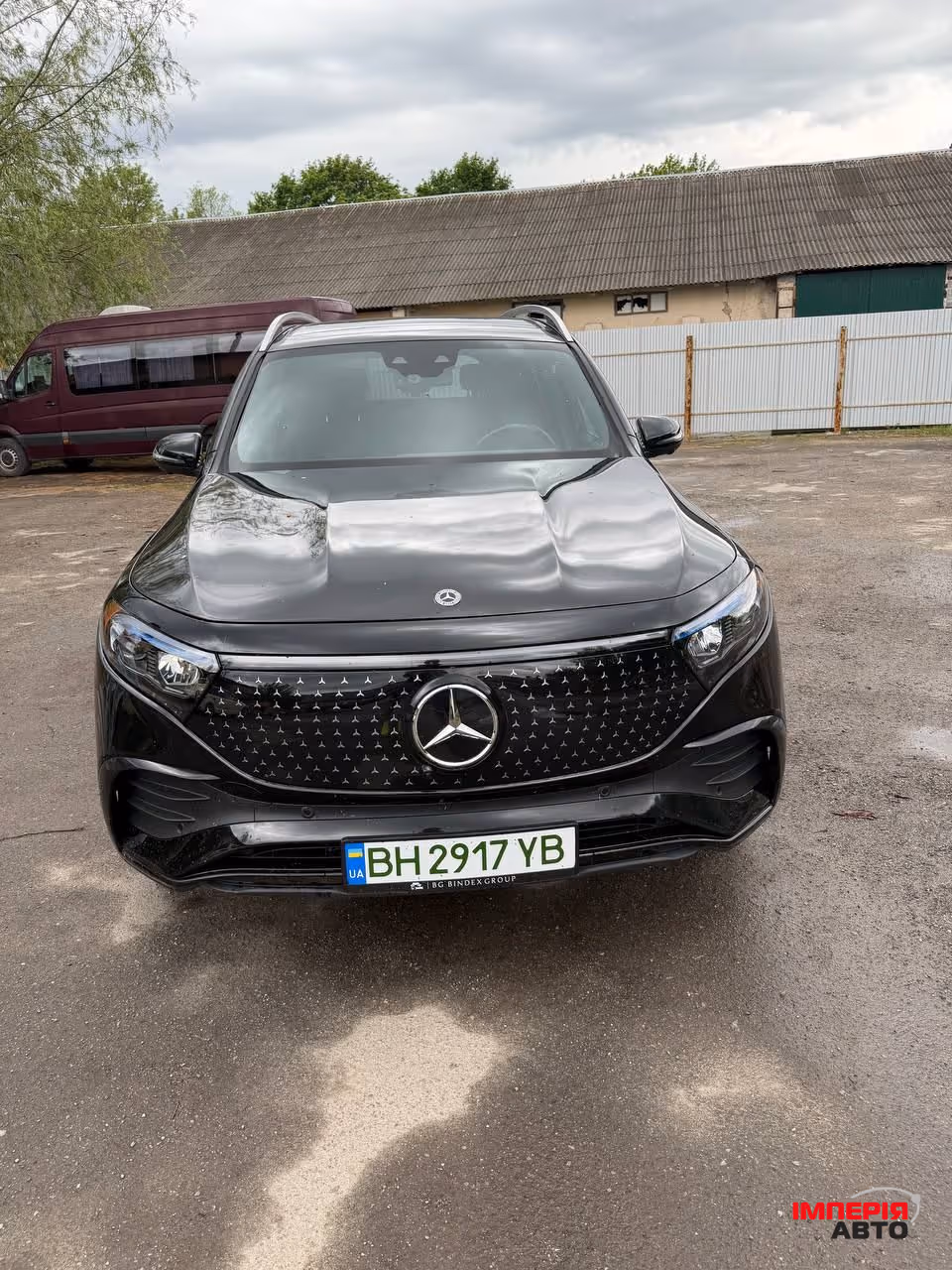 Mercedes-Benz EQB - фото 1