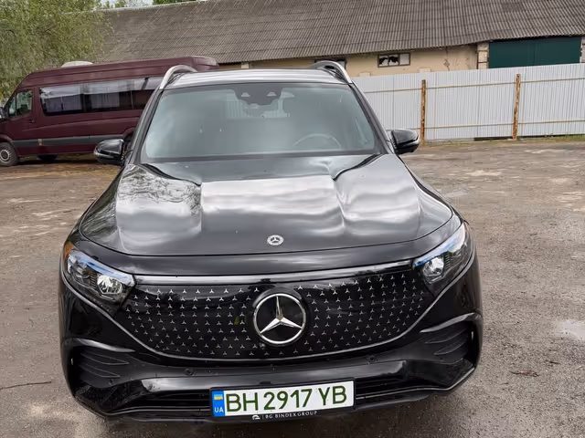 Mercedes-Benz EQB - фото 1