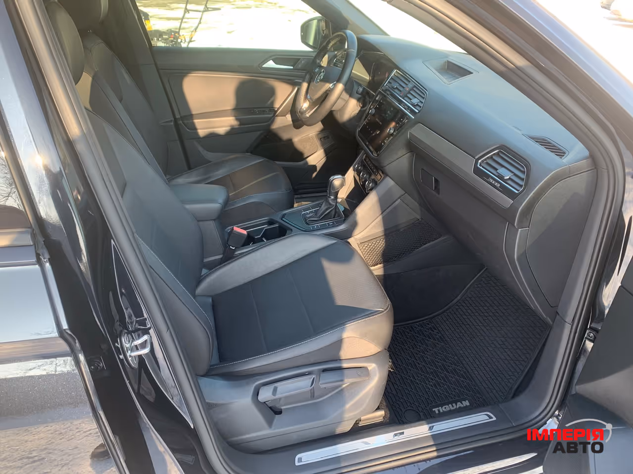 Volkswagen Tiguan - фото 10