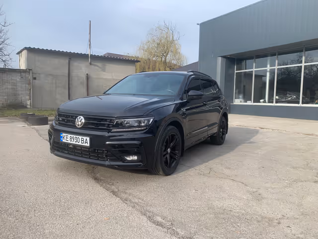 Volkswagen Tiguan - фото 1