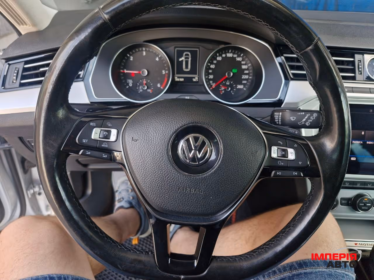 Volkswagen Passat - фото 15