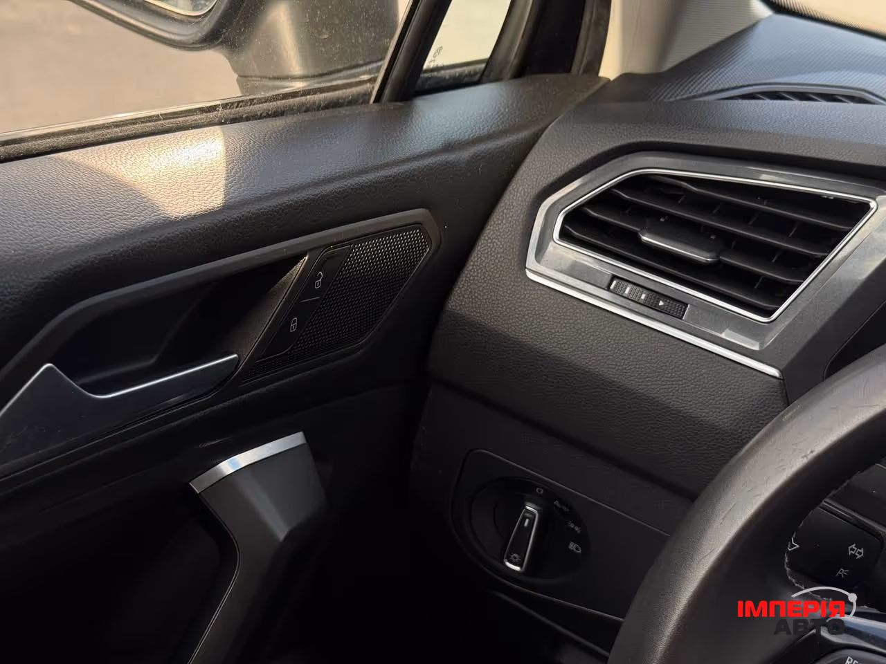 Volkswagen Tiguan - фото 25